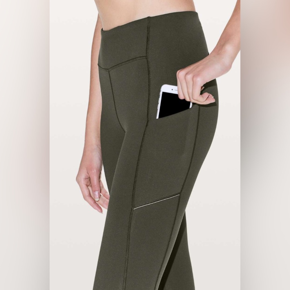 Lululemon Speed Up Tight *Full-On Luxtreme 28"
Dark Olive EUC$108 retail - Picture 1 of 4